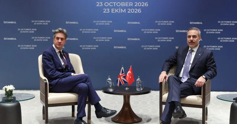 Dışişleri Bakanı Fidan, R4+E3 öncesi İstanbul da mevkidaşı Miliband la görüştü