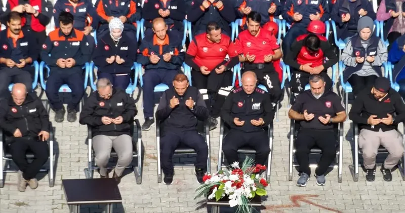 Van’da 23 Ekim Depremi’nin 15. yılında hayatını kaybedenler anıldı