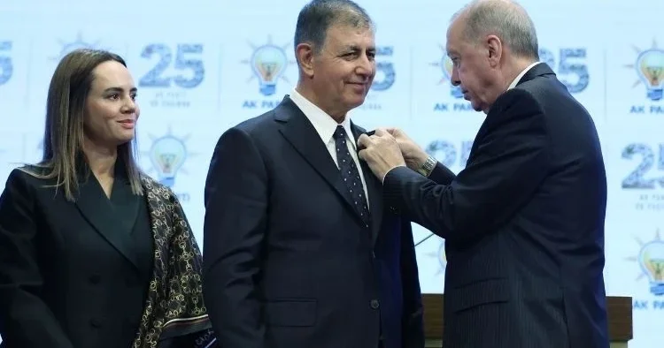 Cemil Tugay, AK Parti ye geçiş sürecini anlattı: Bir yol ayrımına gelmek zorunda kaldım