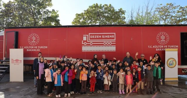 Gezen sinema tırı Düzce de çocukları sinemayla buluşturdu Düzce Haber Habertürk Yerel Haberler