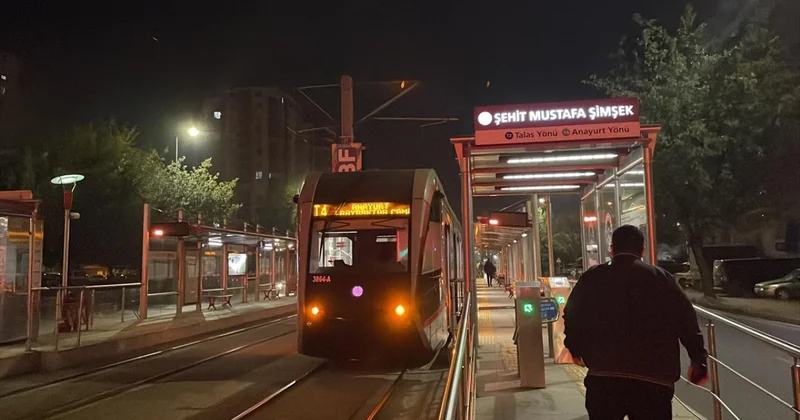 Kayseri de tramvayın çarptığı yaya ağır yaralandı