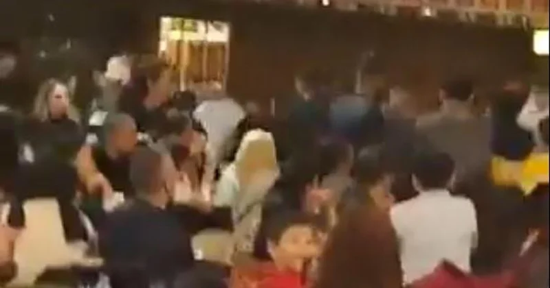 Sahnede rahatsızlanan Hakkı Bulut hastaneye kaldırıldı