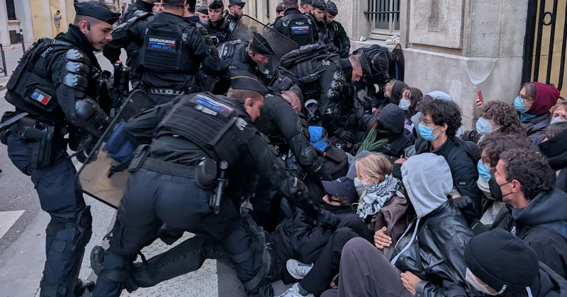 Macron protestolara hazır: 70 bin kişilik polis ordusu seferber edildi Sözcü Gazetesi