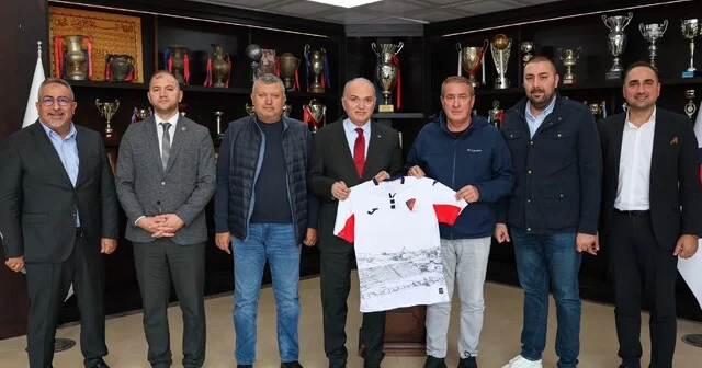 Başkan Özlü futbolculara bir araya geldi Özlü Sizden beklentimiz galibiyet Düzce Haberleri Habertürk Yerel Haberler
