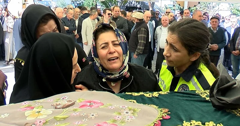 Menemen de öldürülen Avukat Özge Penbegül cübbesiyle son yolculuğuna uğurlandı