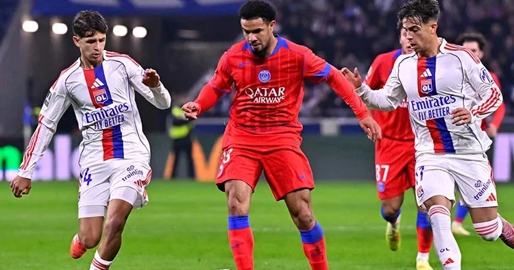 PSG Lyon maçı ertelendi
