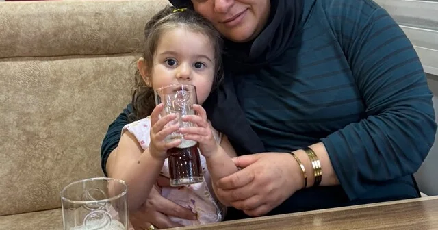 Hatay da anne ile 4 yaşındaki kızına otomobil çarptı: Anne öldü kızı ağır yaralandı Hatay Haberleri Habertürk Yerel Haberler