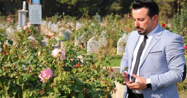 Kahramanmaraş haberleri Yürek yakan ziyaret: 92 öğrencisini bir gecede kaybetti! 23 Kasım 2025