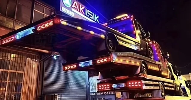 Çekici operatöründen şaşırtan gösteri: Bir çekicinin üzerine 3 çekici yükledi Sakarya Haberleri