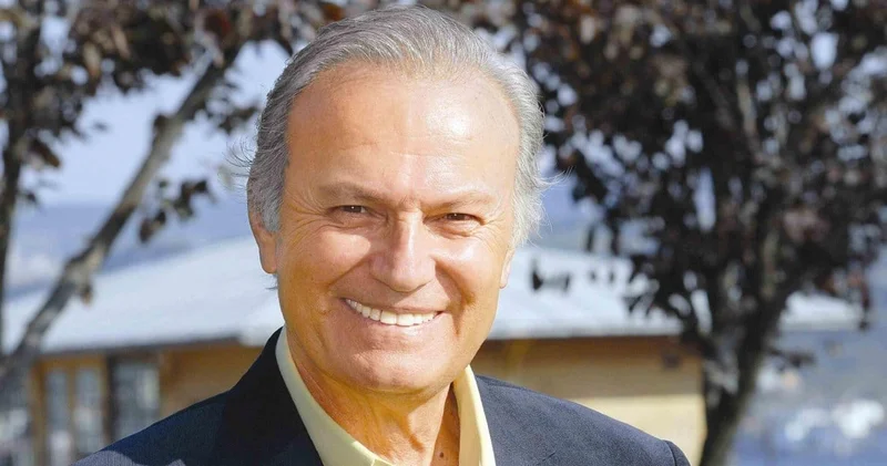 Ediz Hun 85 inci yaşını Ediz Hun Kaktüs Evi’nde kutladı