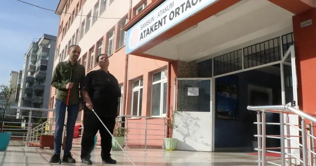Aynı okulda görevli görme engelli iki öğretmen çevrelerine ilham veriyor Samsun Haberleri