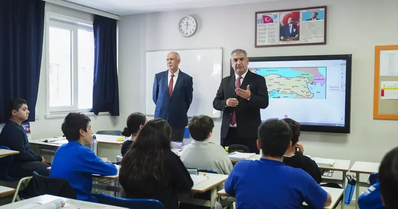 Baba, oğul, kız ve gelini aynı okulda öğretmenlik yapıyor