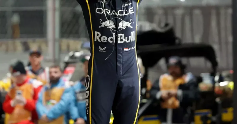 Las Vegas ta damalı bayrağı ilk Verstappen gördü