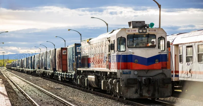 Demir yollarındaki iltisak hatlarında 150,5 kilometrelik 9 projede yapım çalışması sürüyor