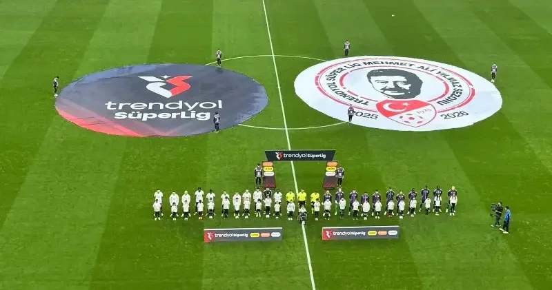 Beşiktaş Samsunspor maçı geç başladı! Şaşırtan anlar Futbol Haberleri