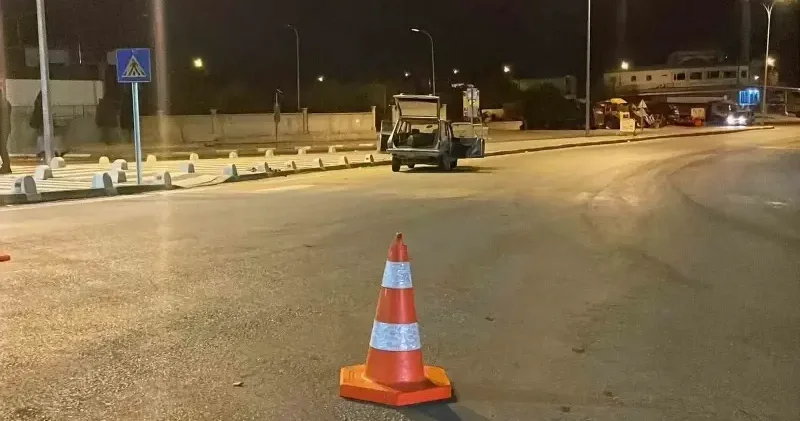 Karaman da iki otomobil kavşakta çarpıştı: LPG tankı yerinden çıkan otomobilde gaz kaçağı paniği Gündem Haberleri