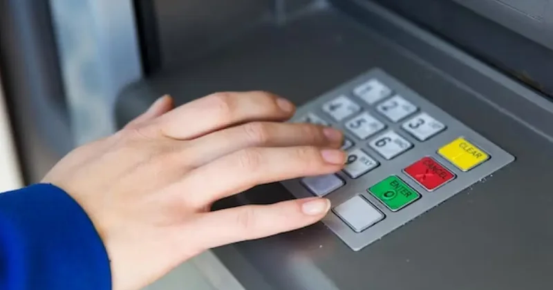 ATM de böyle işaretlere dikkat! Elinizi sürmeyin, temas etmeyin
