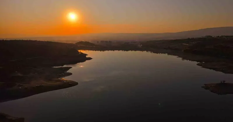 Şehir merkezine birkaç kilometre uzaklıkta: Gün batımı manzarasıyla mest ediyor