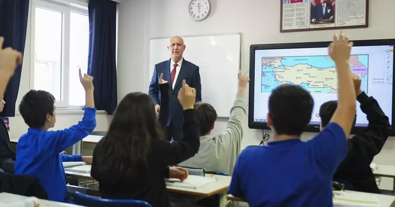 52 Yıl Eğitim Aşığı: Sabri Murat