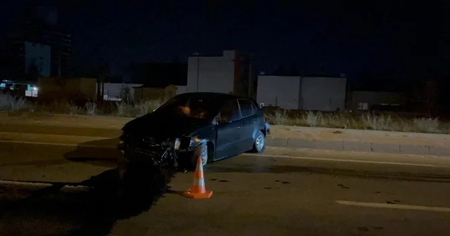 Metrelerce sürüklenen araç paramparça oldu, içindekiler kazayı sıyrık bile almadan atlattı Eskişehir Haberleri