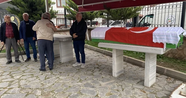 Sınıf arkadaşının yumruğuyla ölen 16 yaşındaki İsmail Mert Küçükbaşar Bilecik te toprağa verildi Bilecik Haberleri