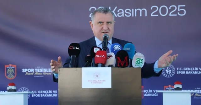 Bakan Bak: Türkiye, spor devrimi yaşıyor Spor aynı zamanda toplumu kaynaştıran, uzlaştıran önemli bir etkinlik ve bir dil. Bunu etkin şekilde kullanalım Sivas Haberleri