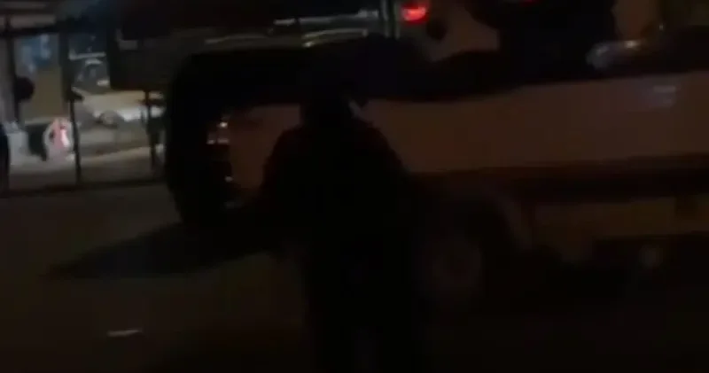 İzmir de oto galeriye patlayıcı madde ile saldırı: İki kişi gözaltına alındı Gündem Haberleri