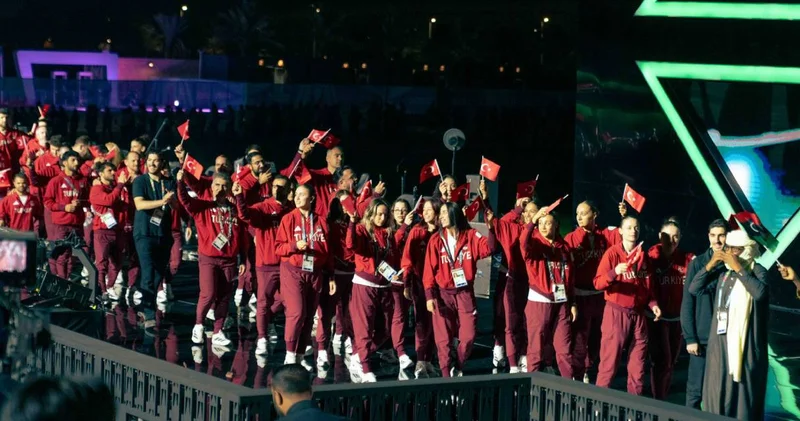 Yeni Akit yazarı kadın sporcuları hedef aldı