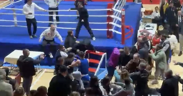 Boks turnuvasında kavga ring dışına taştı, yumruklar havada uçuştu Kastamonu Haberleri