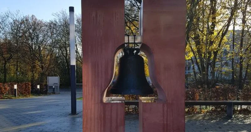 300 kilogramlık dev kilise çanı çalındı! Sözcü Gazetesi