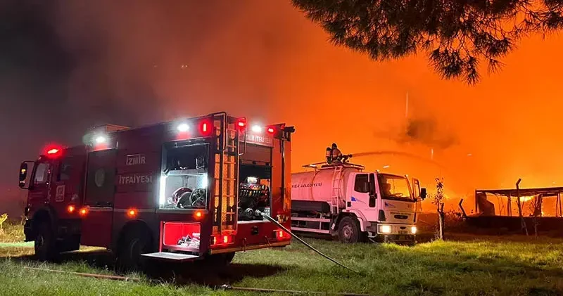 İzmir’de belediyeye ait çöp depolama alanında yangın