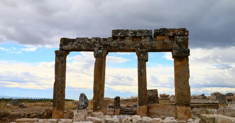 Blaundos un 2 bin yıllık stadyumu gün yüzüne çıkarılıyor