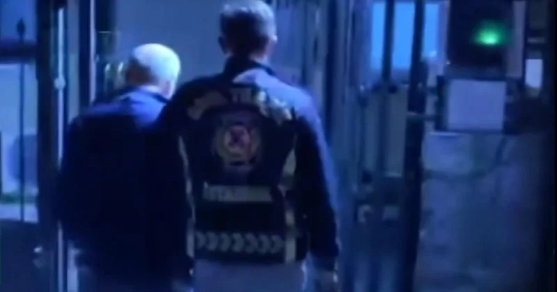 İstanbul da sürücünün önünü kesmeye çalışan kişi yakalandı