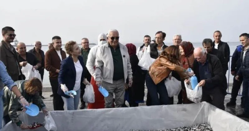 Tonlarcası bedava dağıtıldı: Uzun kuyruklar oluştu