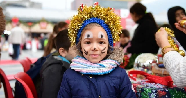 Yeni Yıl Festivali Osmangazi Meydanı nda yoğun ilgi görüyor Temizlik İşleri Orkestrası ndan yeni yıl coşkusu Bursa Haberleri