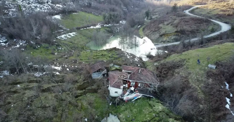 Navigasyonla yola giren sürücü faciaya ramak kala durdu