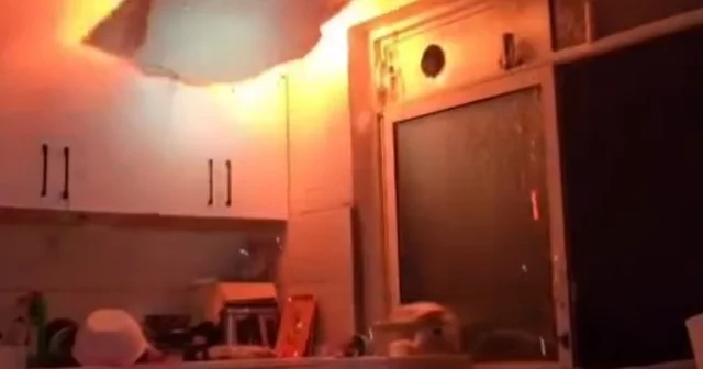 Yangına müdahale ederken çöken tavanın altında kalmaktan son anda kurtuldular Bursa Haberleri