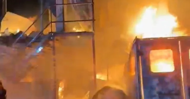 Hatay da inşaat şantiyesinde yatakhane yangını Hatay Haberleri