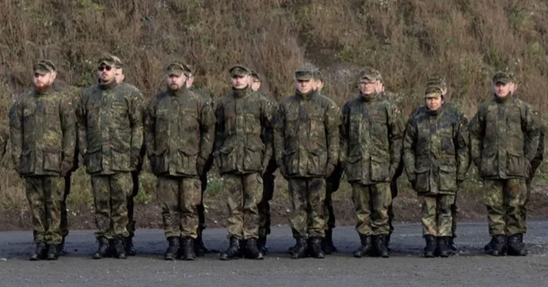 Milli marşın ilk kıtasını okuyan komutan işinden oldu: Noel etkinliğinde kriz çıktı Sözcü Gazetesi