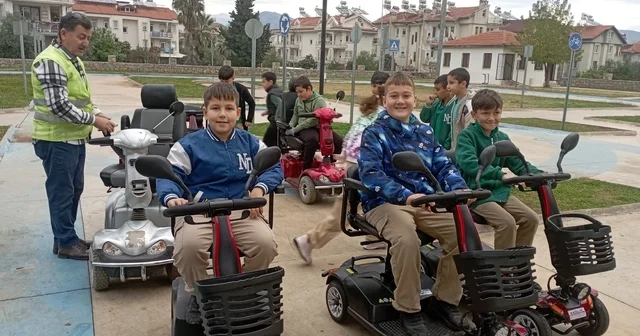 Fethiye de Trafik Eğitim Parkı nda uygulamalı eğitimler devam ediyor Muğla Haberleri