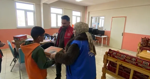 Patnos ta öğrencilerine anlamlı destek Ağrı Haberleri