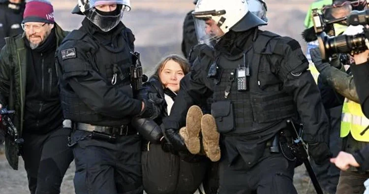 Greta Thunberg, Londra daki Filistin eyleminde gözaltına alındı