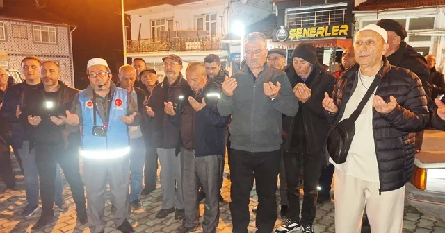 Emet ve Hisarcık tan 33 kişilik umre kafilesi dualarla uğurlandı Kütahya Haberleri