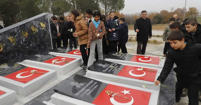 Edirne de yenilenen Eğitim Şehitleri Anıtı törenle açıldı Edirne Haberleri