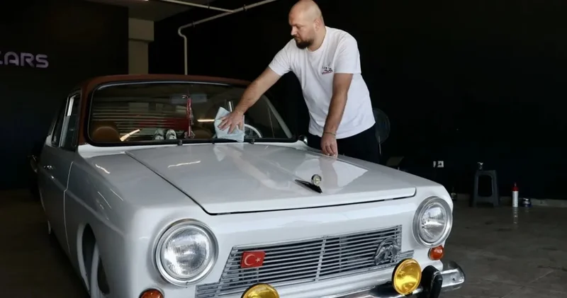 Arabasına binmek için çorap zorunlu ayakkabı yasak