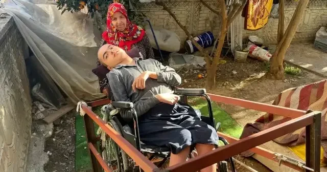 Üvey değil öz babalık: Hamallıkla kurulan merhamet asansörü VİDEO İZLE