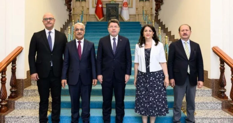 Son dakika DEM İmralı Heyeti nden Adalet Bakanı Tunç a ziyaret