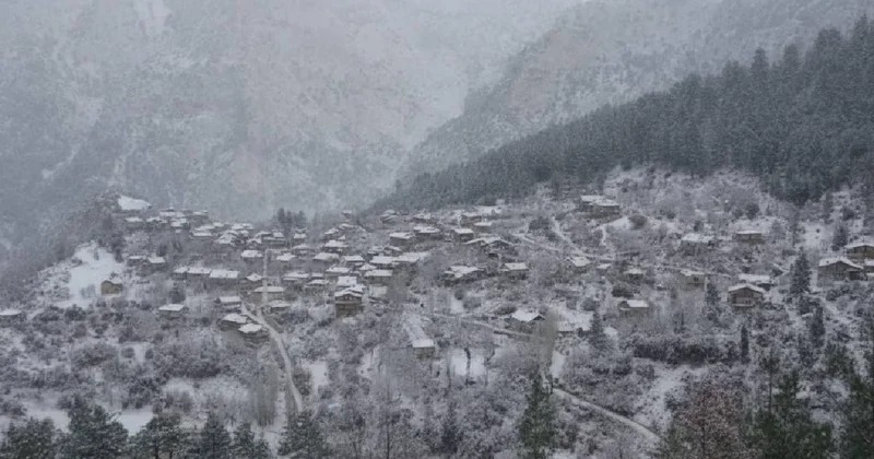 Türkiye nin bu köyünde gündüz 3 saat sürüyor: Güneş hemen batıyor, kutupları aratmıyor Sözcü Gazetesi