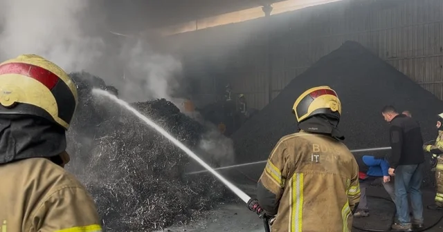Bursa da metal geri dönüşüm fabrikasında yangın paniği Bursa Haberleri