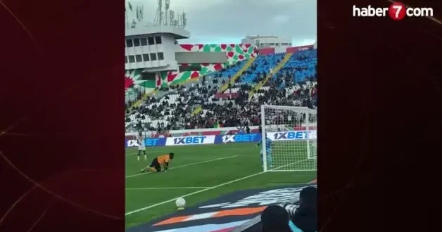 Son dakikada gelen golün sevinci kâbusa döndü! Patson Daka boynundan sakatlandı